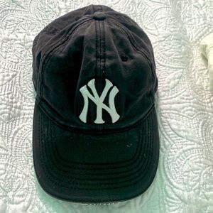 NY Yankee kids hat